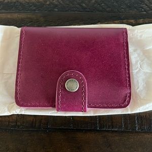 🍇 Portland Leather Goods 🍇 Premium Mini Bifold Wallet in Boysenberry, New.